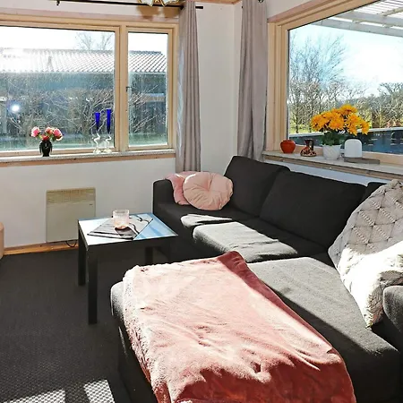 6 Person In * Hadsund